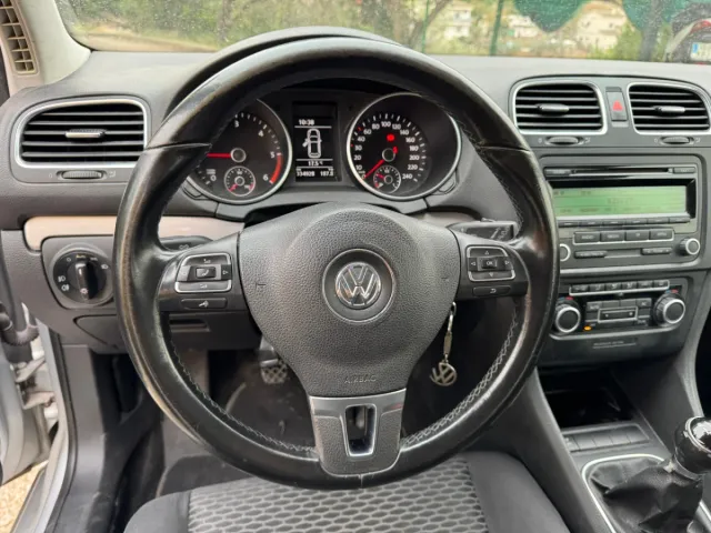 2010 Volkswagen Golf 1.6 TDI 5 Puertas¹
