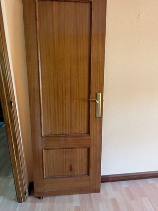 Puerta de madera interior