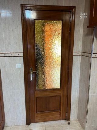 Puerta de madera interior
