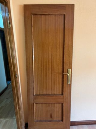 Puerta de madera interior