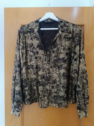 Camisa Zara Estampada Negra y Dorada