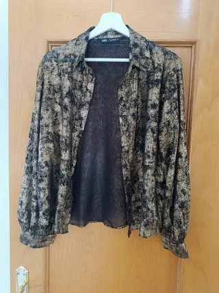 Camisa Zara Estampada Negra y Dorada