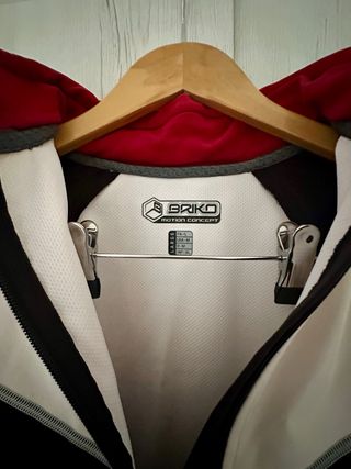 Giacca sportiva Briko con zip e maniche rimovibili