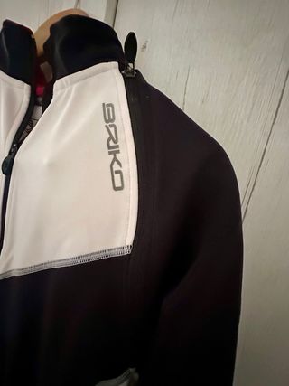 Giacca sportiva Briko con zip e maniche rimovibili