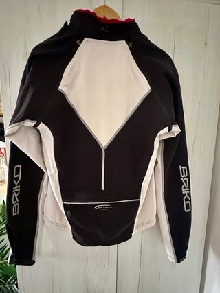 Giacca sportiva Briko con zip e maniche rimovibili