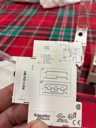Temporizador RE11 RAMU Schneider Electric