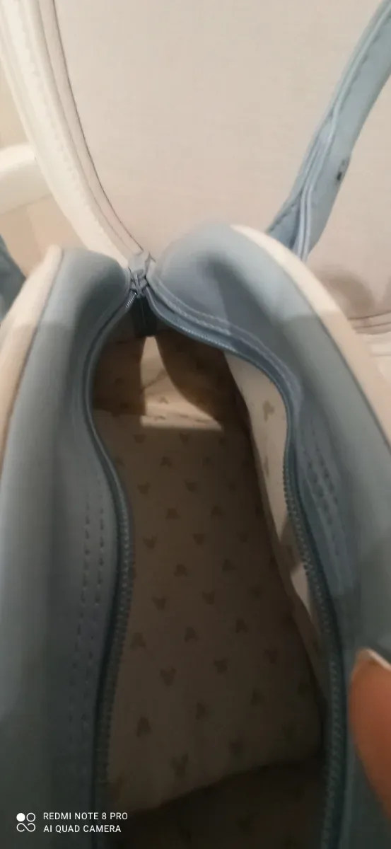 Bolso Disney Mickey Azul y Blanco+ regalo neceser.