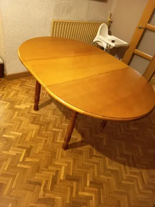 Mesa redonda extensible + 6 sillas