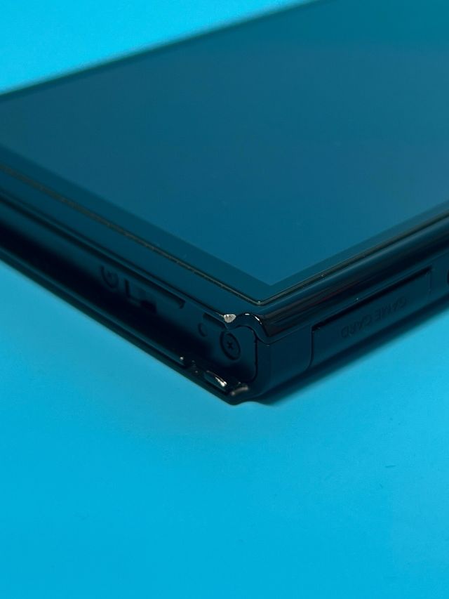 Nintendo Switch OLED Edizione Zelda + Accessori