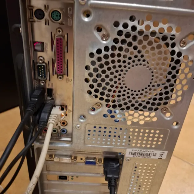 Ordenador sobremesa Core 2 Quad Q9400 ASUS