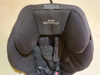 Silla coche Axkid Minikid a contramarcha