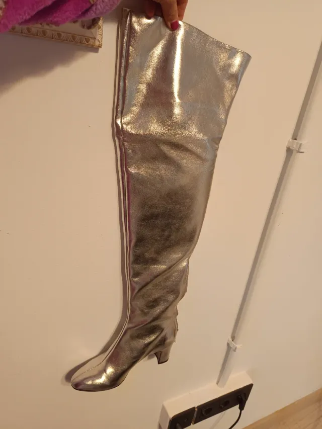 Botas mosqueteras plateadas