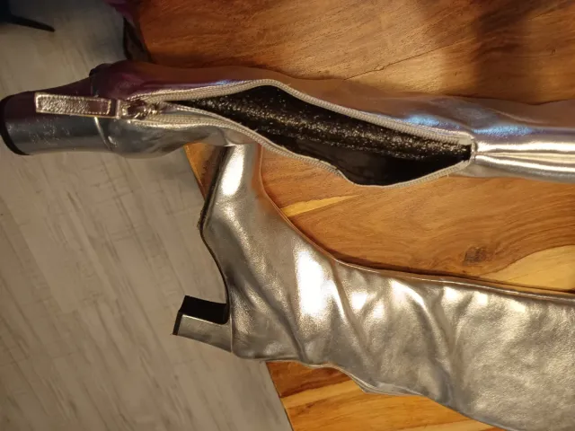 Botas mosqueteras plateadas