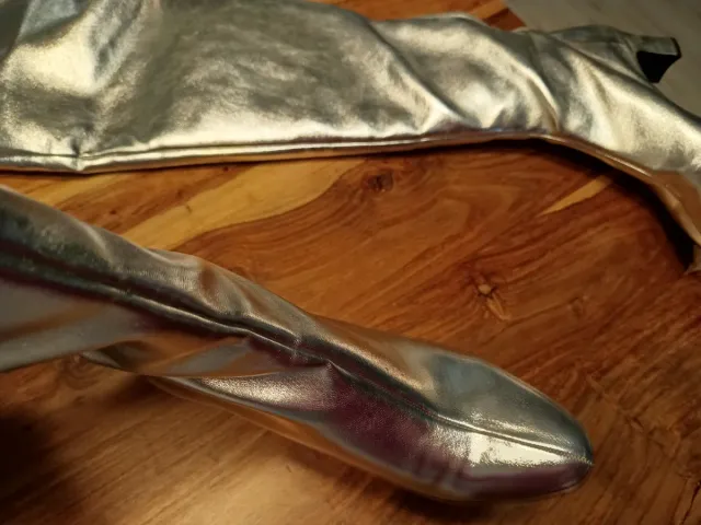 Botas mosqueteras plateadas