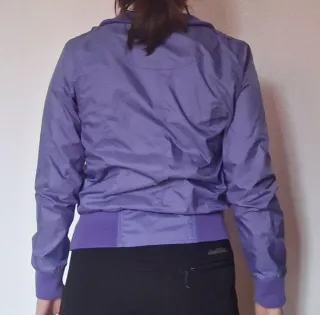 Chubasquero morado