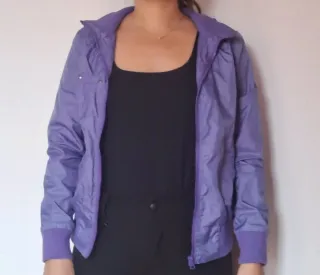 Chubasquero morado