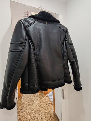 Chaqueta polipiel Lola Casademunt Negra