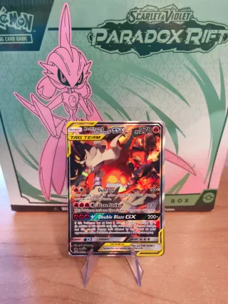 Reshiram & Charizard GX SM201 Inglés NM