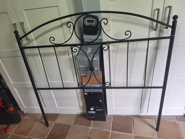 Cabecero Forja Negro Cama 135cm.