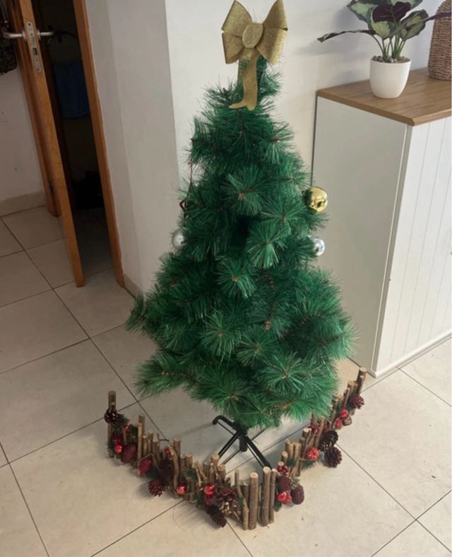 Adornos Navideños: Bolas y Luces