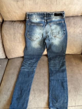 Pantalón vaquero niño desgastado