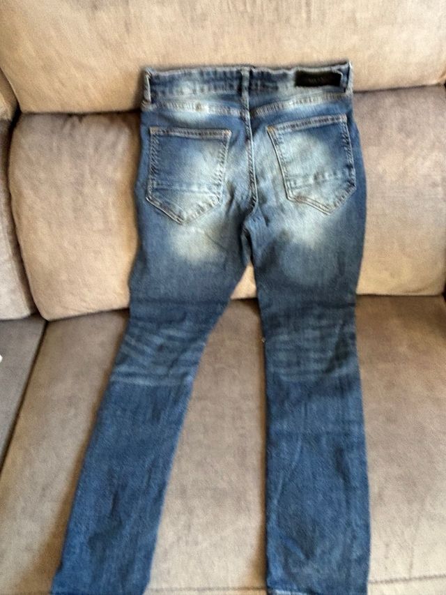 Pantalón vaquero niño desgastado