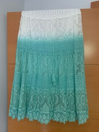 Falda larga encaje degradado blanco y turquesa