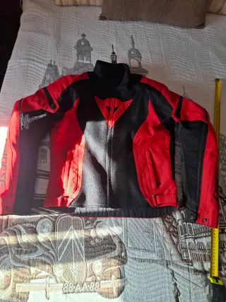 Chaqueta Dainese Moto Roja y Negra talla48 Dainese
