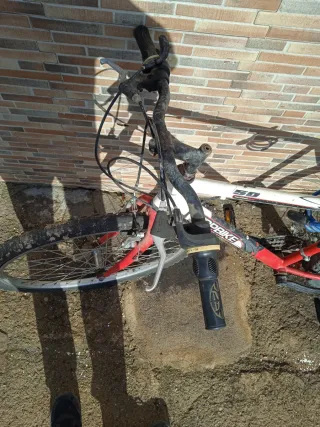 Bicicleta Topbike Roja y Blanca