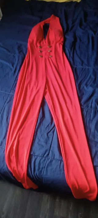 Mono rojo elegante talla M