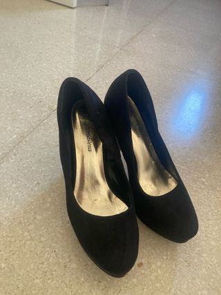 Zapatos de tacón negros con plataforma