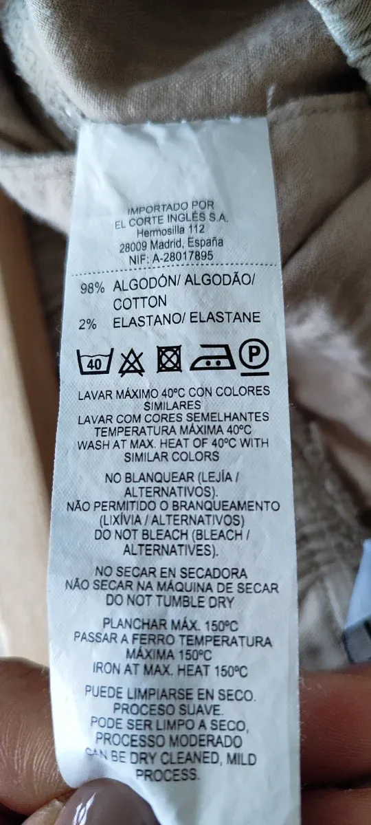 Pantalón chino casual beige