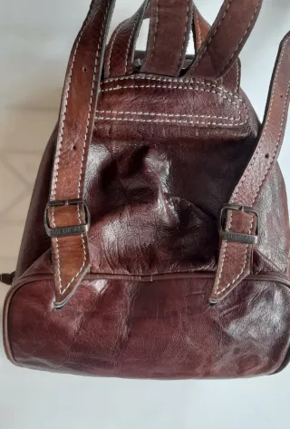 Mochila de cuero artesanal