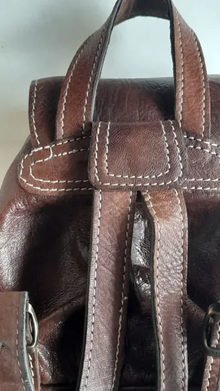 Mochila de cuero artesanal