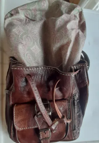 Mochila de cuero artesanal