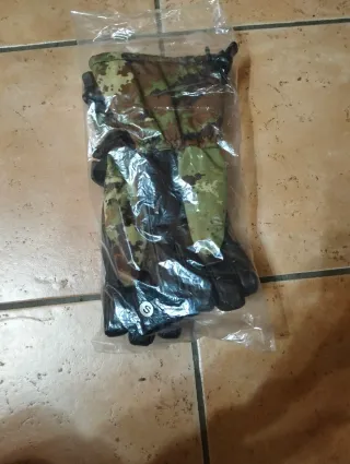 Guanti invernali camouflage nuovi