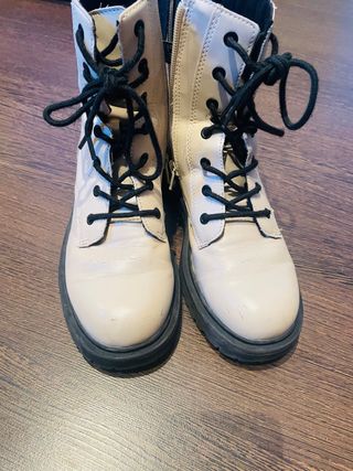 Botines niña cordones beige talla 35