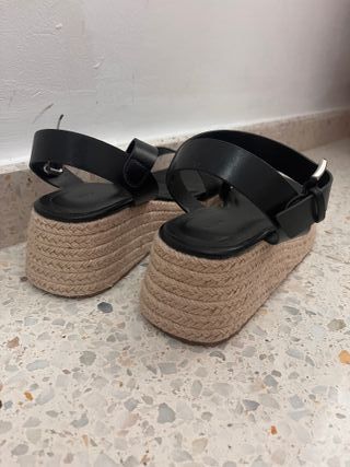 Sandalias cuña esparto negras