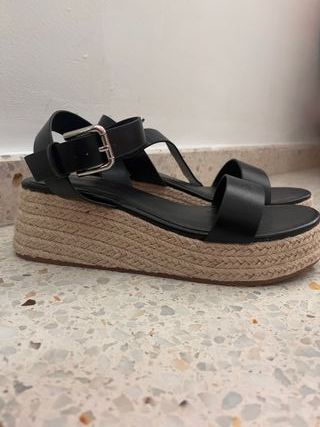 Sandalias cuña esparto negras