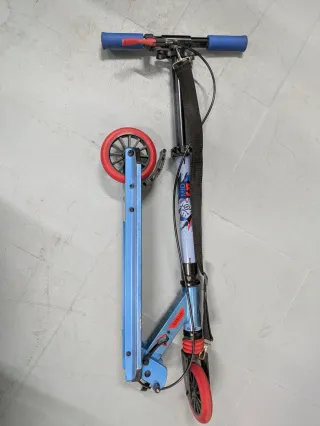 Patinete Oxelo azul para niños