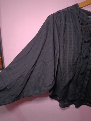 Camisa negra ZARA bordada