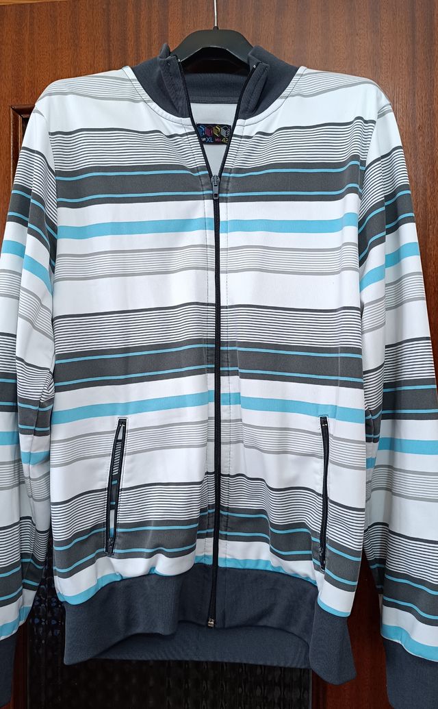 Lote de 4 jaquetas Tamanhos L-XL