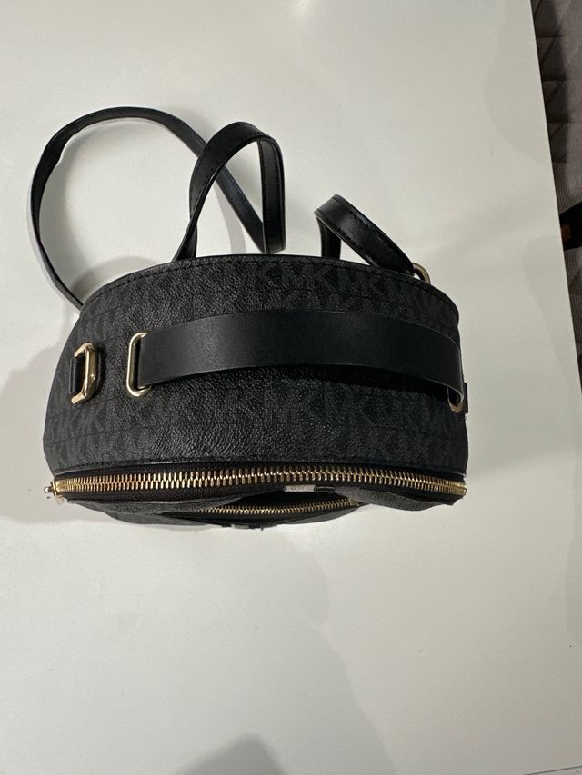 Mochila Michael Kors Negra y Dorada Original