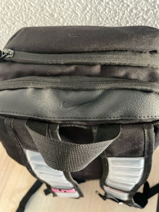 Mochila Nike Elite Negra y Rosa
