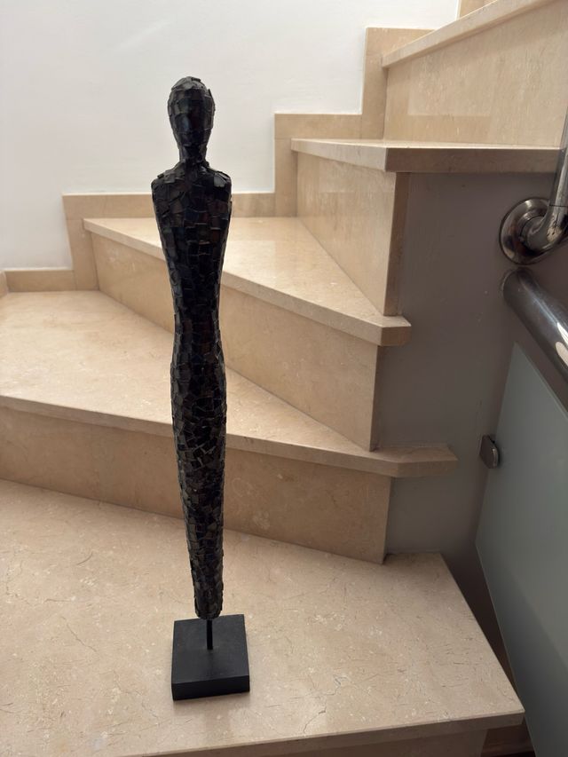 Figura decorativa humana moderna