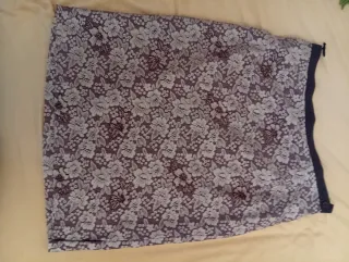 Falda diseño de encaje floreal talla 46