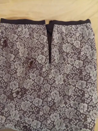 Falda diseño de encaje floreal talla 46