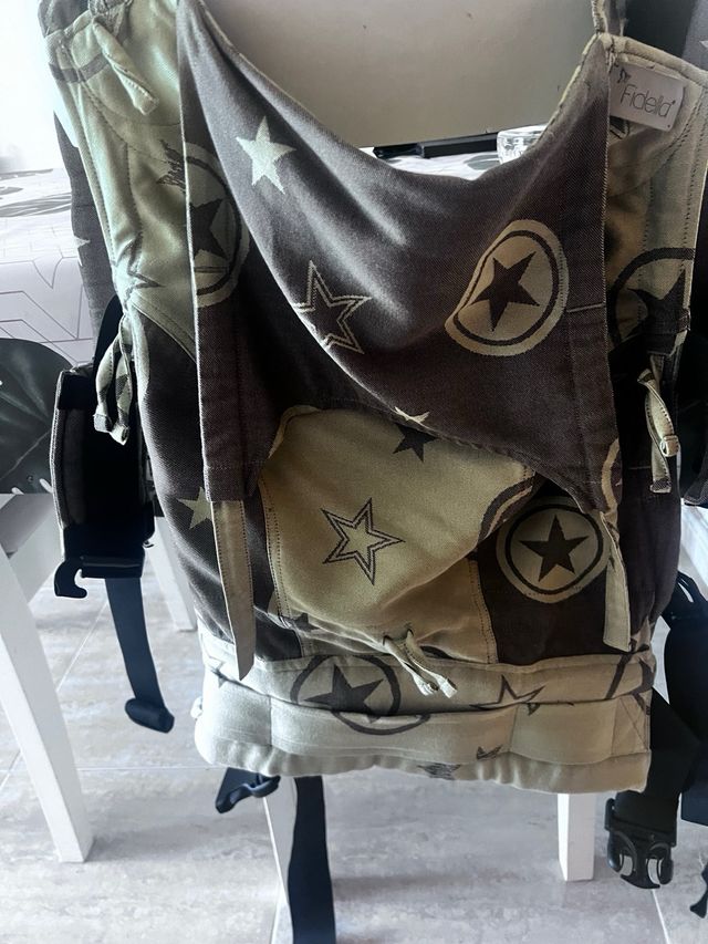 Portabebés Fidella ergonómico y algodón orgánico.