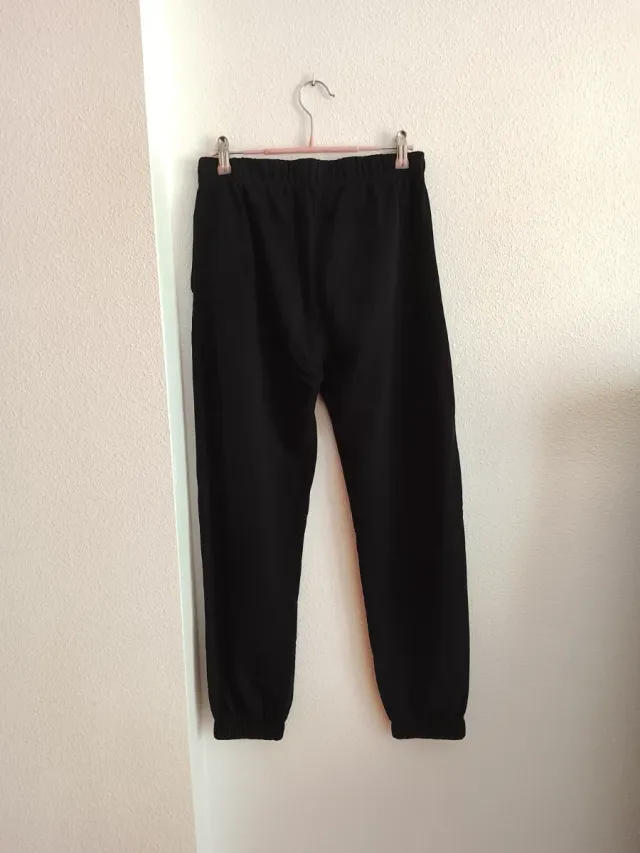 Pantalón chándal Bershka negro