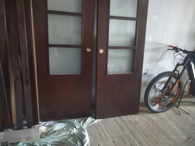 Puerta madera con cristal